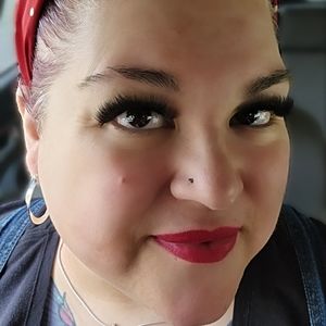 Meet your Posher, Jenn